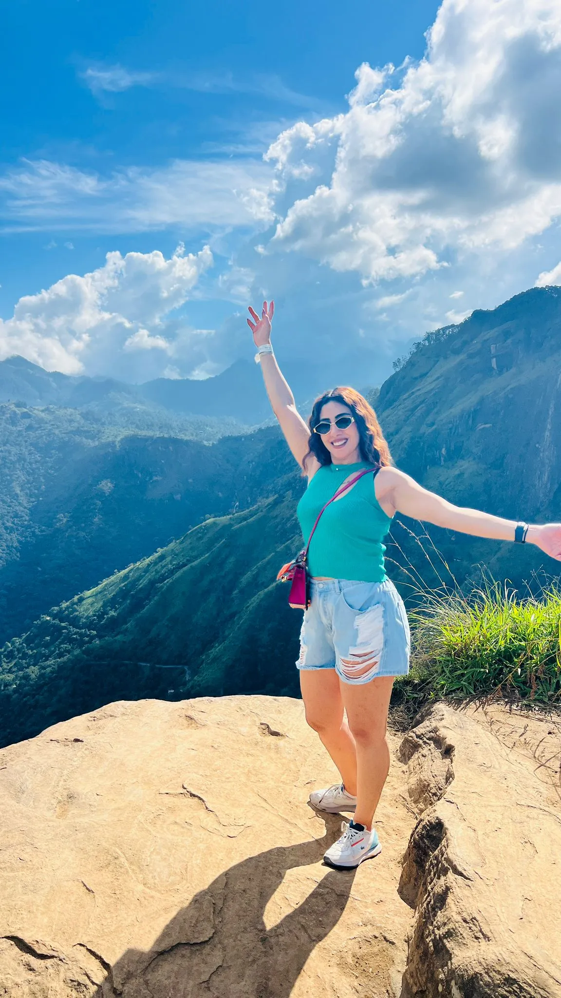 Ella Rock hike with Ceylon Cabs & Tours